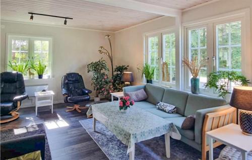 Hishult House | Comfortable Retreat in Hishult with Free Wifi & Pet Friendly