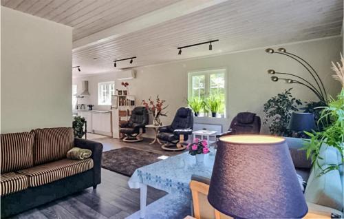 Hishult House | Comfortable Retreat in Hishult with Free Wifi & Pet Friendly