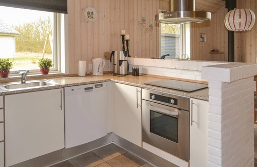Hovborg House | Comfortable 3 Bedroom Retreat in Hovborg with Spa & Breakfast