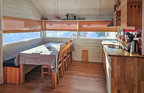 Hol House | Nice home in Hovet with WiFi