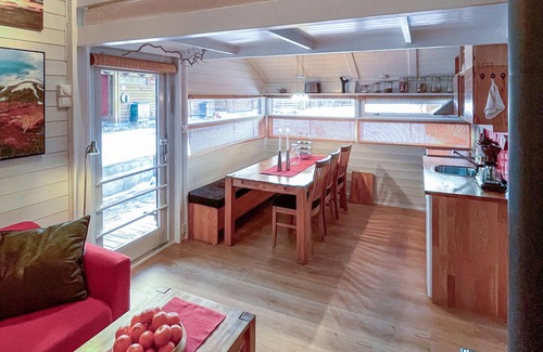 Hol House | Nice home in Hovet with WiFi