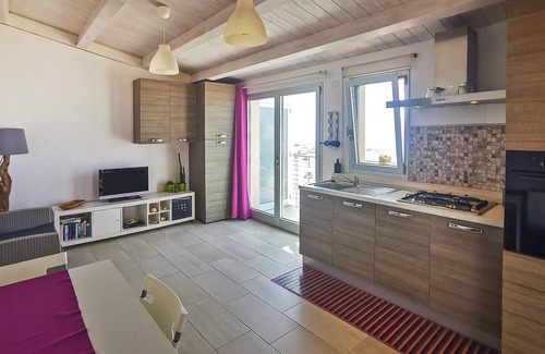 Casuzze House | Beachfront Vacation Apartment with Ocean Views and Spa