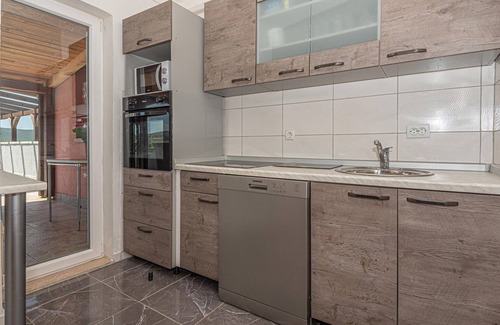 Sibenik House | Spacious 5-Bedroom Stay with Pool in Konjevrate