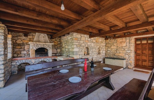 Paradiz House | Inviting Stone House in Paradiz Village with Pool & Spa