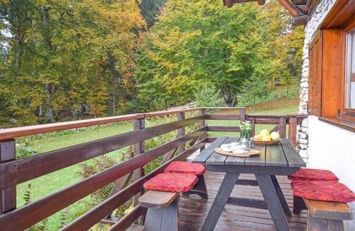 Lamon House | Cozy 3-Bedroom Home in Lamon (BL) - Pet Friendly Retreat