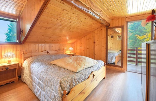 Lamon House | Cozy 3-Bedroom Home in Lamon (BL) - Pet Friendly Retreat