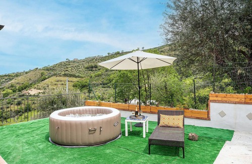 Laureana Cilento House | Nice Home in Laureana Cilento With 3 Bedrooms, Wifi and Jacuzzi
