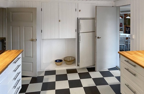 Ljunghult House | Cozy Småland House with Lake Views and Pet-Friendly Stay