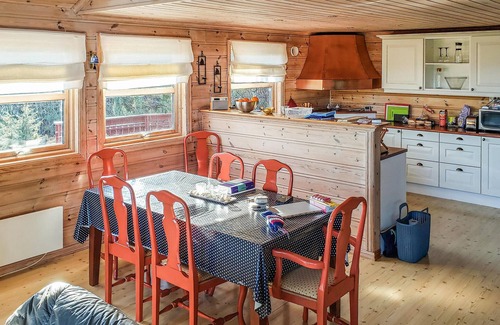 Lindesnes House | Experience a Relaxing Getaway in Oceanfront Vacation Home