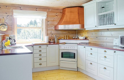 Lindesnes House | Experience a Relaxing Getaway in Oceanfront Vacation Home