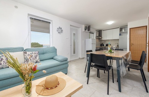 Baric Draga House | Nice home in Lukovo Sugarje with WiFi
