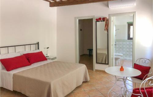 Macerata House | Cozy Retreat in Macerata with Wifi and Hot Tub Amenities