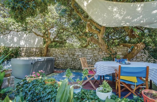 Cove Murtar House | Discover Serenity on the Beautiful Island of Mali Lo