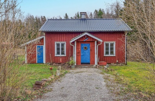 Annolfsbyn House | Discover Swedish Nature at This Cozy Vacation Home