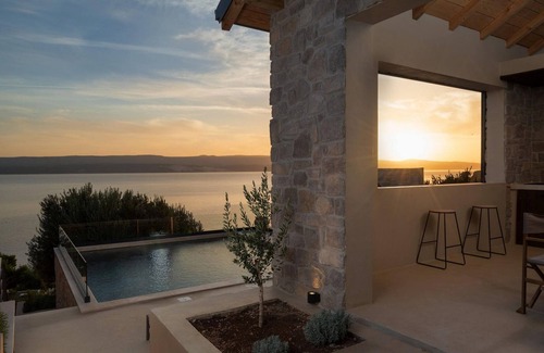 Medici House | Inviting 4 Bedroom Getaway in Beautiful Mimice