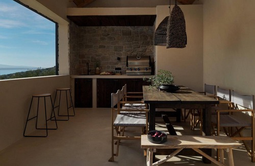 Medici House | Inviting 4 Bedroom Getaway in Beautiful Mimice