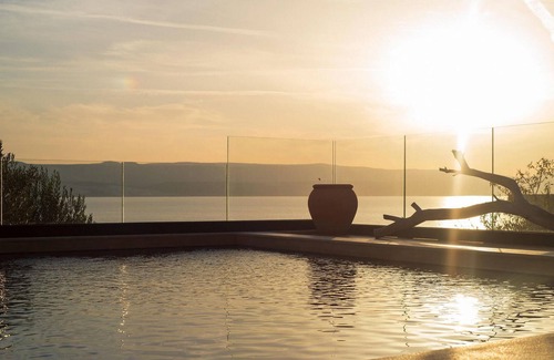 Medici House | Inviting 4 Bedroom Getaway in Beautiful Mimice