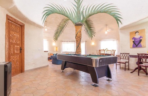 Monda House | Inviting Monda Retreat with Pool, WiFi & Pet-Friendly Stay
