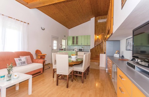 Benkovac House | Exceptional 3 Bedroom Retreat in Nadin with Private Pool