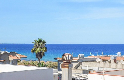 Reitani House | Discover Your Ideal Oceanfront Vacation Home by the Sea