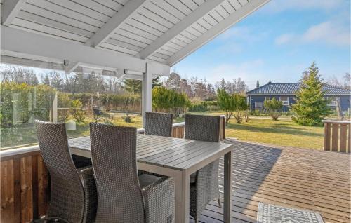 Hoensinge House | Ideal Family Retreat in Nykbing Sj with Full Kitchen