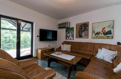 Levanjska Varos House | Delightful 2-Bedroom Home in Ovcara with Pool & WiFi
