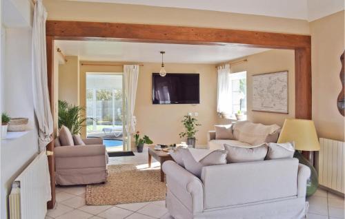 Plehedel House | Charming 3 Bedroom Home with Private Pool in Plehedel