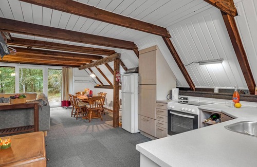 Toftum House | Cozy Holiday Home with Lake View and Spa Amenities