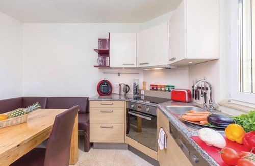Rezanci House | Relaxing 4-Bedroom Retreat with Pool in Rezanci