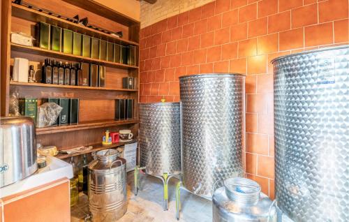 Montefiore dell'Aso House | Cozy Home in San Giovanni with Pool and Hot Tub Amenities