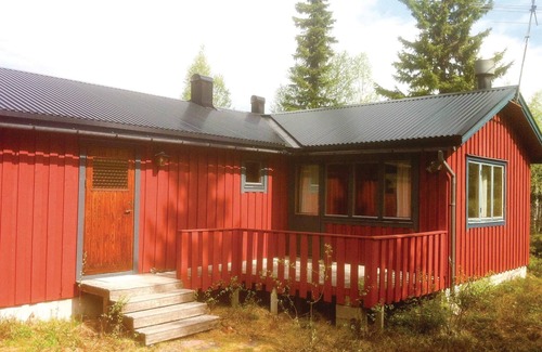 Sorsjon House | Comfortable 3-Bedroom Stay with Lake View in Sälen