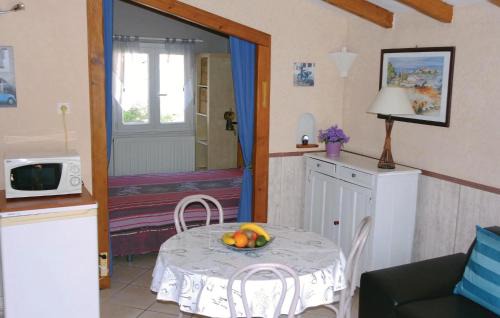 Sarrians House | Charming Family Retreat in Sarrians with Pool & Wifi
