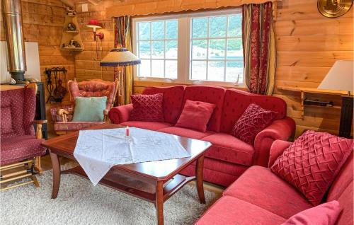 Selje House | Cozy Oceanfront Retreat in Selje with Free Wifi