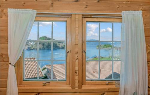 Sjernarøy House | Pet-Friendly 5 Bedroom Home in Sjernary for Families