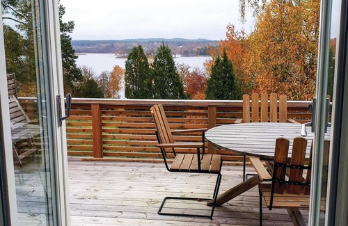 Skillingaryd House | Cozy Cottage Retreat with Lake View and Spa Amenities