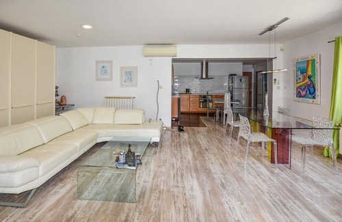 Sorgues House | Discover a Beautiful Vacation Home with Pool Near Avignon