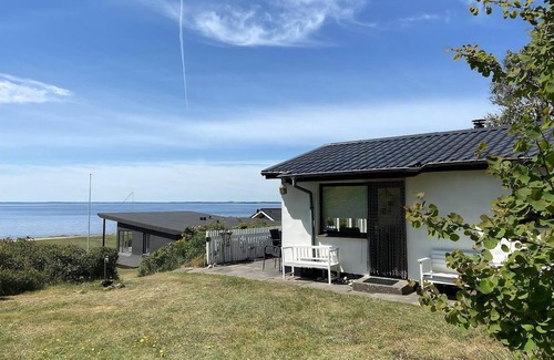 Lihme House | Convenient 2 Bedroom Accommodation in Spøttrup