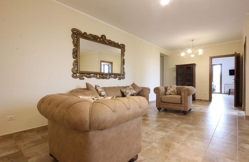 Torchiara House | Cozy Cottage Retreat with Spa & Breakfast in Nature