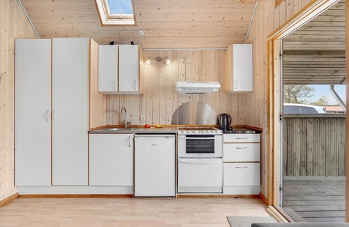 Tranekaer House | Bright Cottage with Pool & Ocean View for Family Getaways