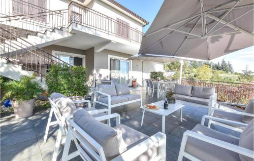Fleri House | Relaxing Home in Viagrande with Outdoor Pool for Families