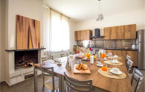 Fleri House | Relaxing Home in Viagrande with Outdoor Pool for Families