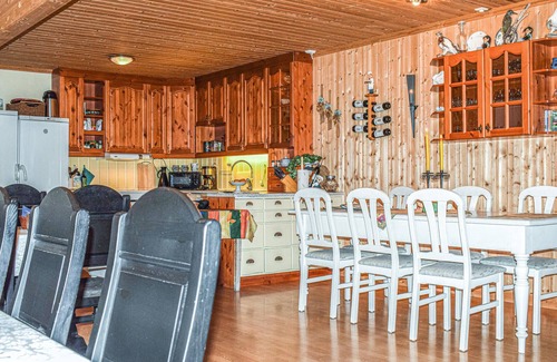 Vik House | Relax in a Cozy Cottage by Framfjord with Scenic Views