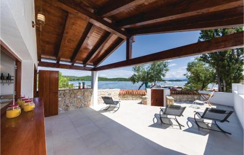 Zdrelac House | Unforgettable Stay at Amazing Home in Zdrelac with Ocean View