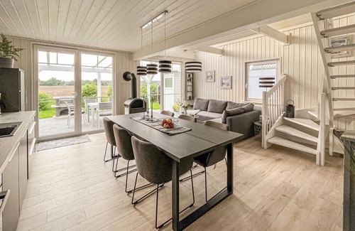 Wandlitz House | Cozy 2-Bedroom Retreat in Zerpenschleuse with Spa Access