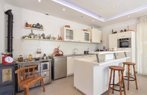 Cista Provo House | Premier 4 Bedroom Retreat with Private Pool in Zrnovnica