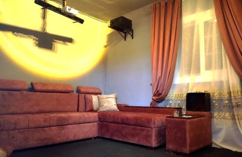 Ar-Raml 2 Apartment | Cozy House 2: Home Theater, Netflix & Pet Friendly Stay