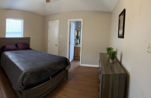 Stephenville House | Pet-Friendly Retreat Near Tarleton with 9.8/10 Rating
