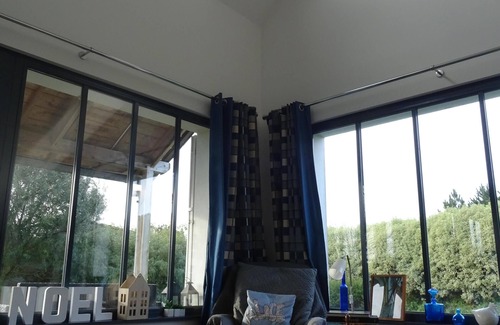 Ploubazlanec House | Cozy Beach House: Oceanfront Escape with Spa Amenities