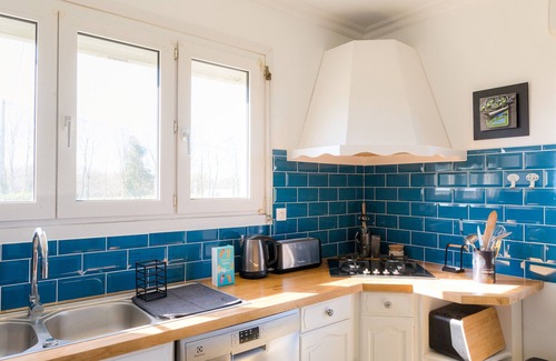 Plobannalec-Lesconil Ski Chalet | Comfortable Accommodation for Families with Great Amenities