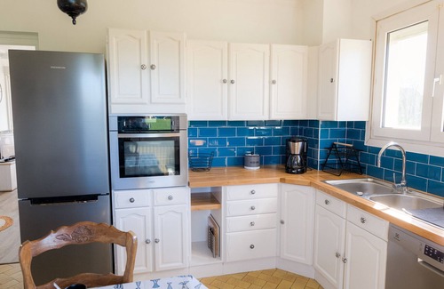 Plobannalec-Lesconil Ski Chalet | Comfortable Accommodation for Families with Great Amenities